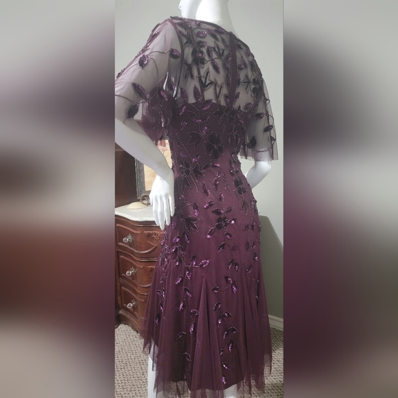 Beautiful dress - Picture 2 of 2